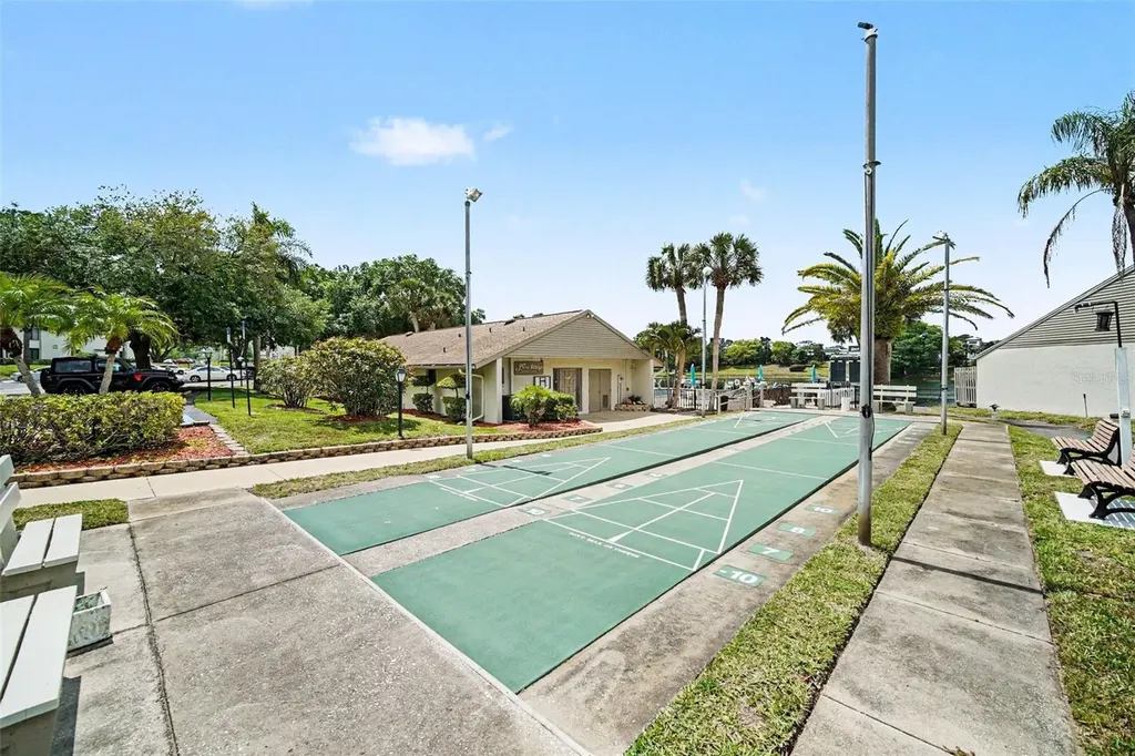 1870 Pine Ridge Way W Palm Harbor FL 34684
