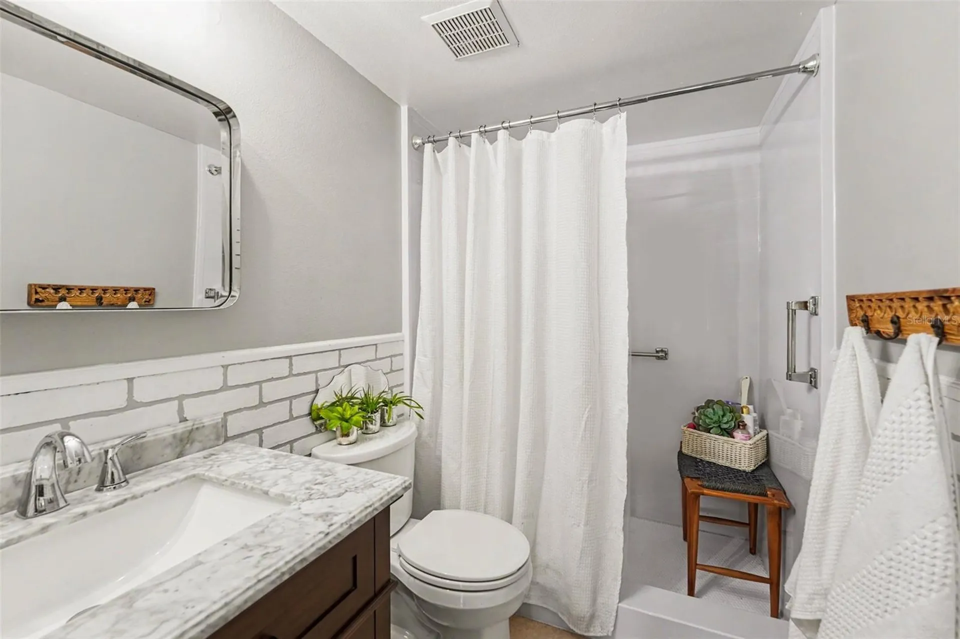 1870 Pine Ridge Way W Palm Harbor FL 34684