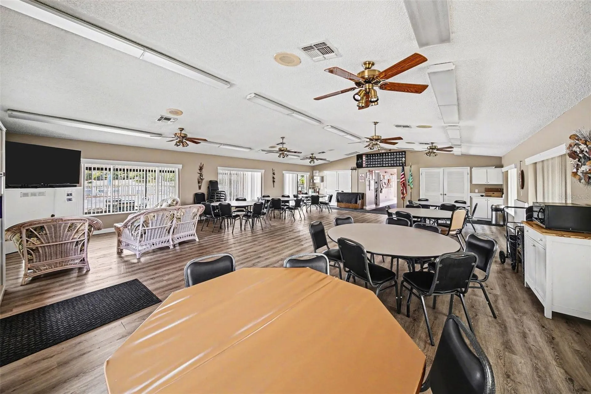 1870 Pine Ridge Way W Palm Harbor FL 34684