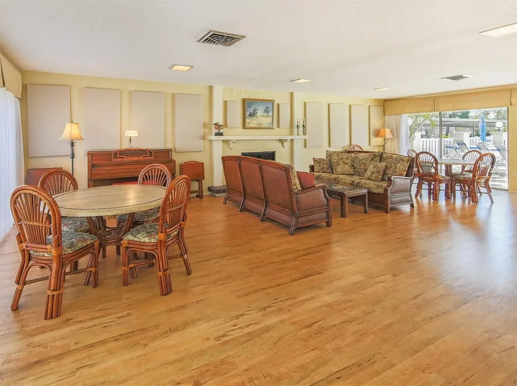 250 Santa Maria Street Venice FL 34285