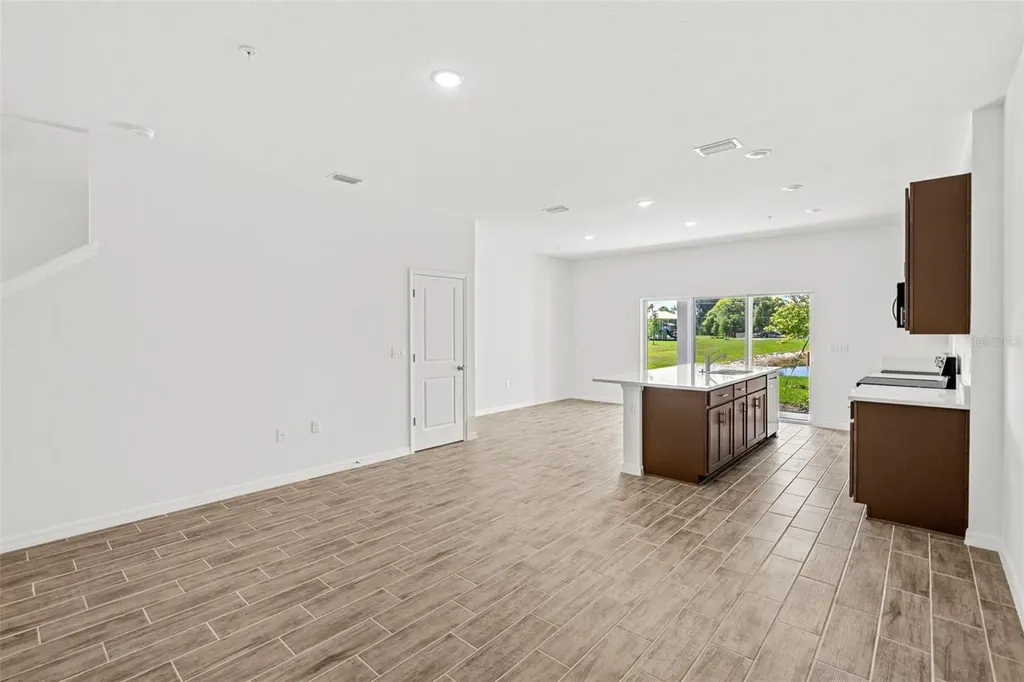 4710 Winding River Road Orlando FL 32822