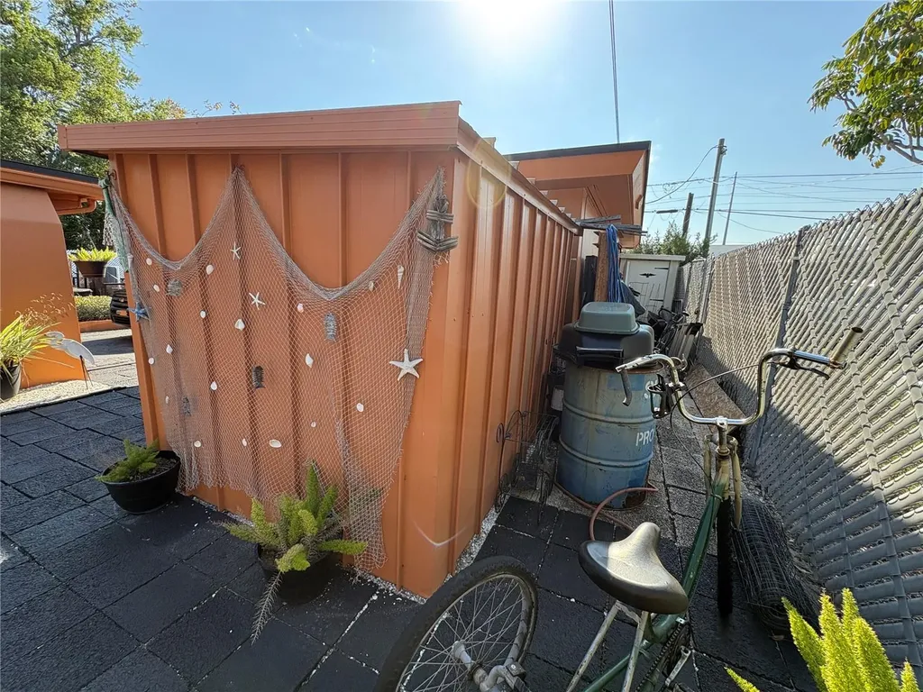 1705 N Jefferson Avenue Largo FL 33770