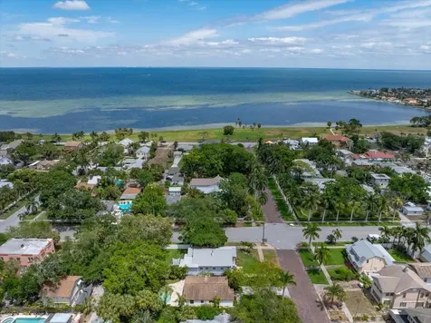 165 19th Avenue SE St Petersburg FL 33705