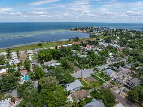 165 19th Avenue SE St Petersburg FL 33705