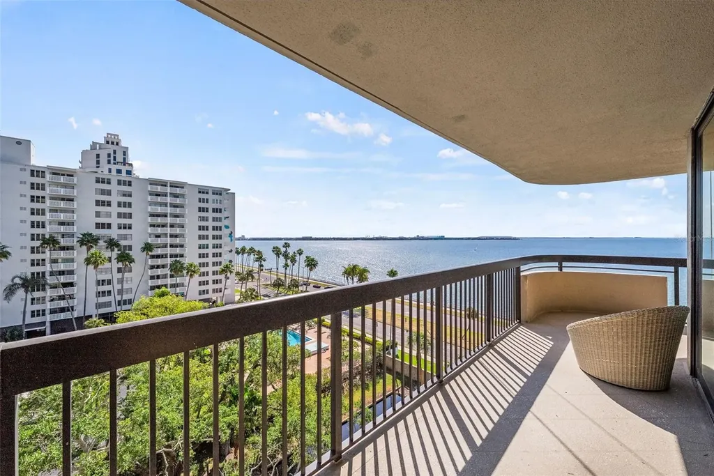2413 Bayshore Boulevard Tampa FL 33629