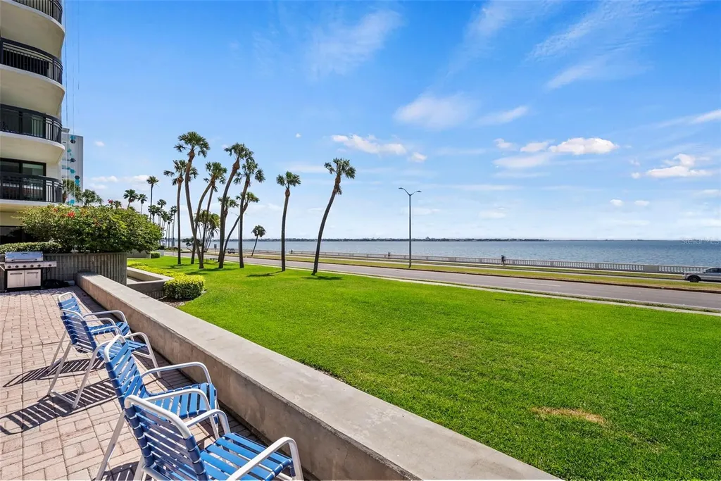 2413 Bayshore Boulevard Tampa FL 33629