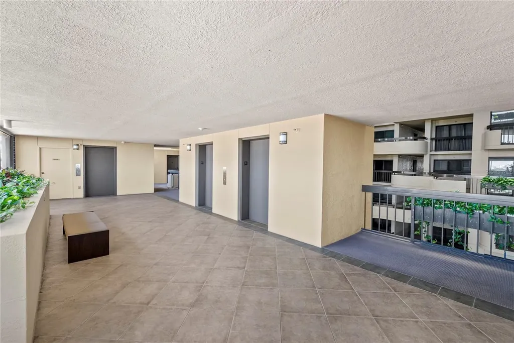 2413 Bayshore Boulevard Tampa FL 33629