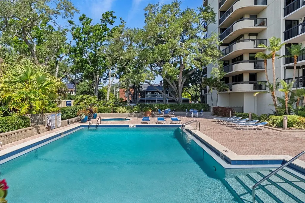 2413 Bayshore Boulevard Tampa FL 33629