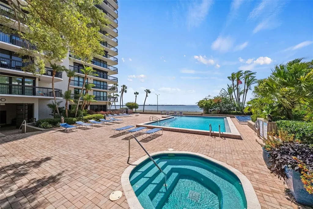 2413 Bayshore Boulevard Tampa FL 33629
