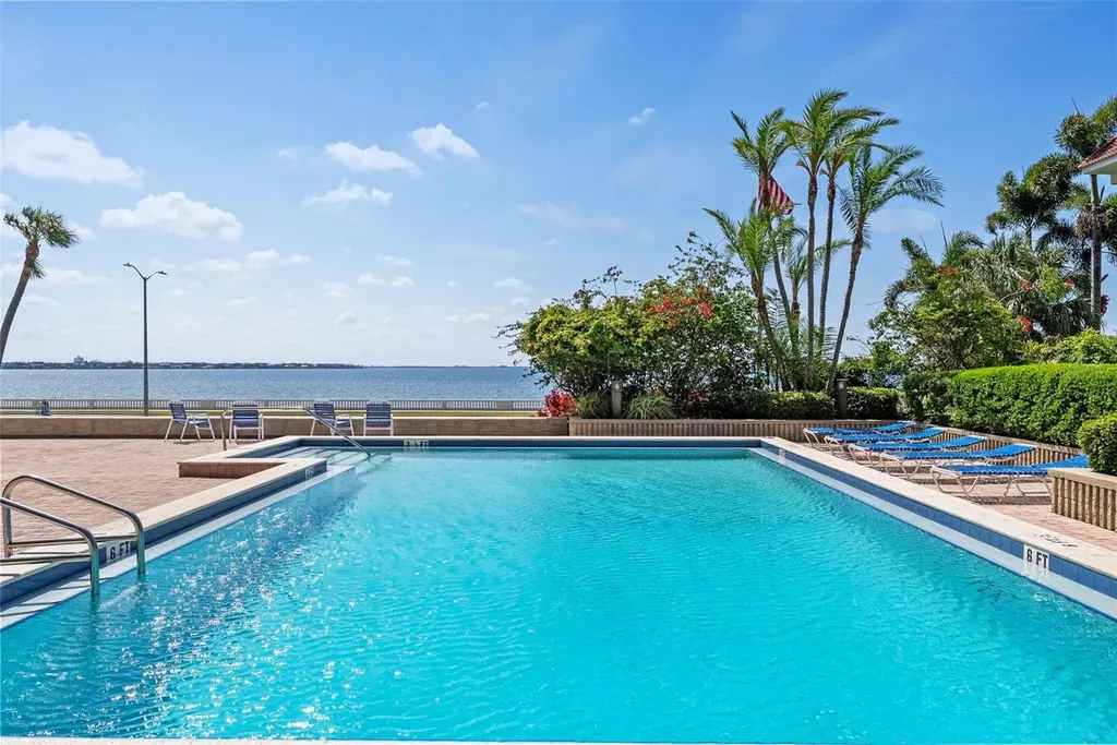 2413 Bayshore Boulevard Tampa FL 33629