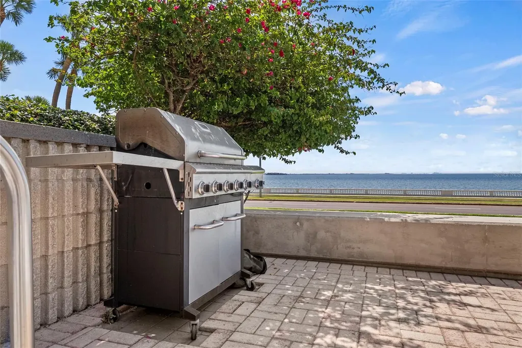 2413 Bayshore Boulevard Tampa FL 33629