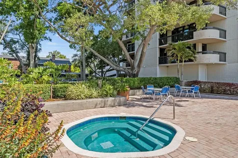 2413 Bayshore Boulevard Tampa FL 33629