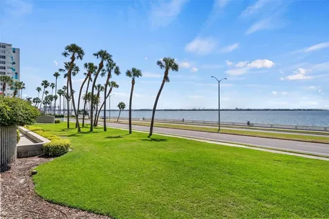 2413 Bayshore Boulevard Tampa FL 33629