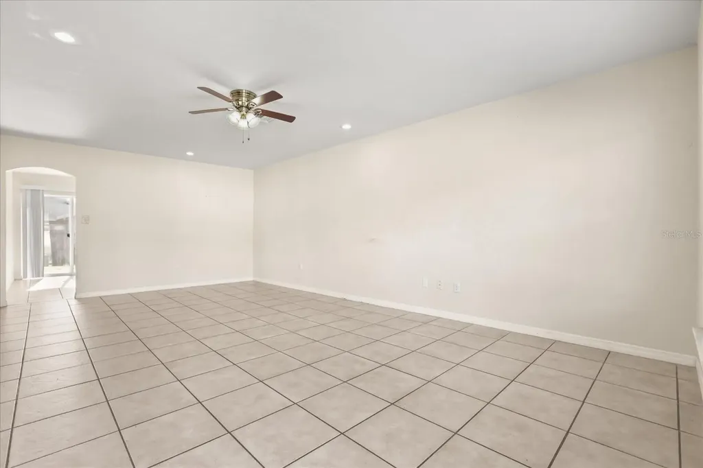 643 Hummingbird Lane Orlando FL 32825