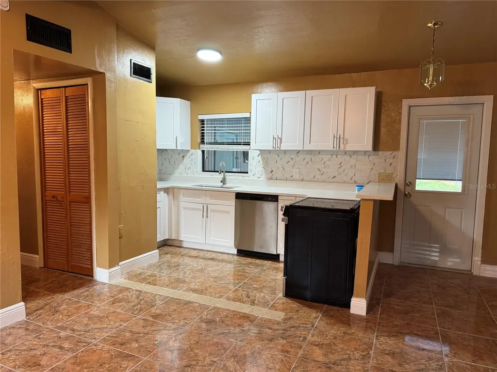 1930 Walton Street S St Petersburg FL 33712
