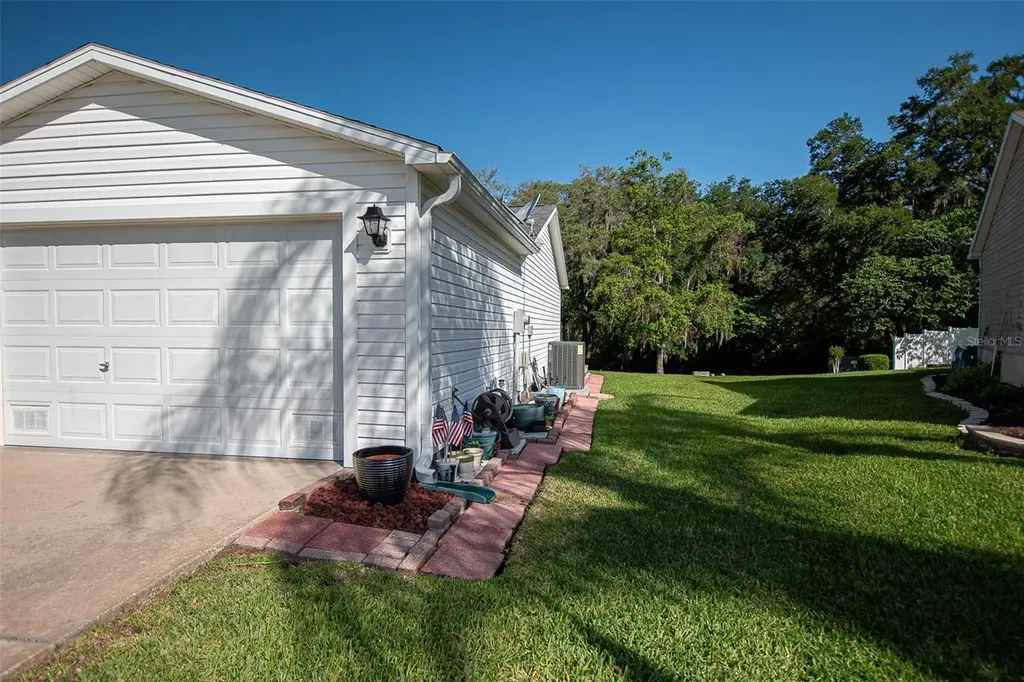 16852 SE 96th Chapelwood Circle The Villages FL 32162