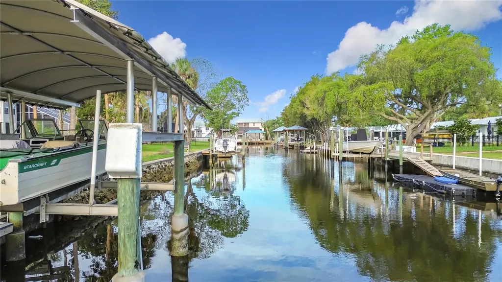 1851 NW 18th Street Crystal River FL 34428
