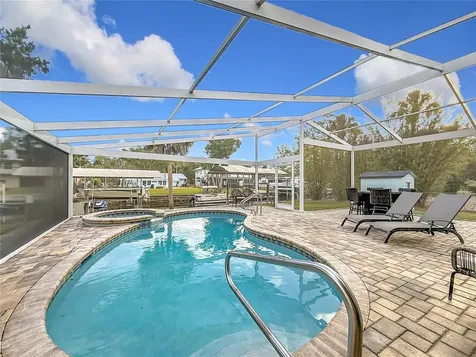 1851 NW 18th Street Crystal River FL 34428