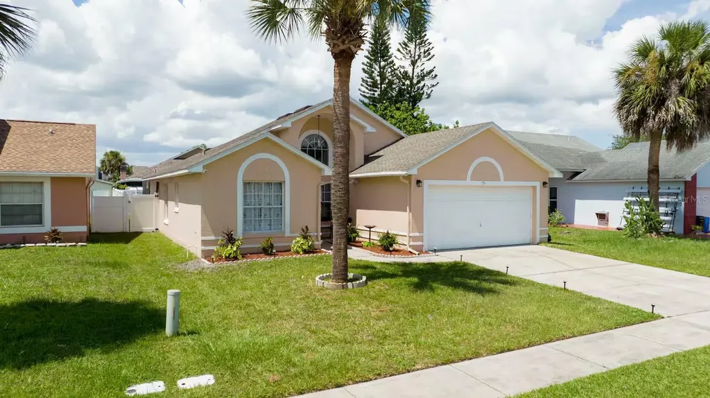 751 Country Woods Circle Kissimmee FL 34744