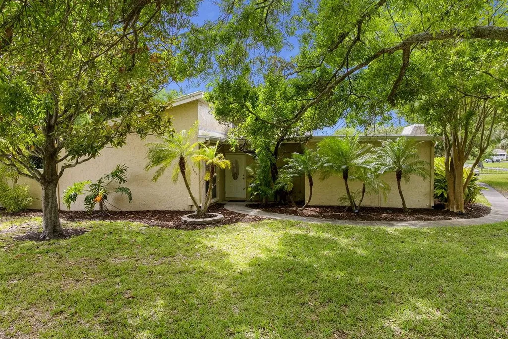 1607 Amberlea Drive S Dunedin FL 34698