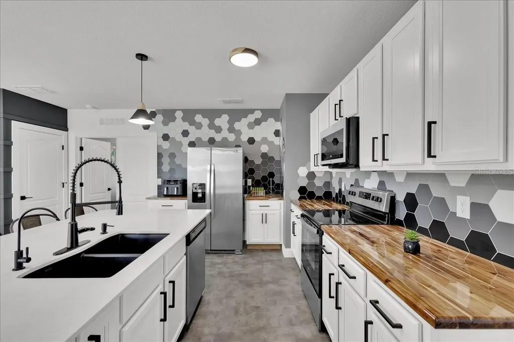6763 Grace Hammock Road Harmony FL 34773