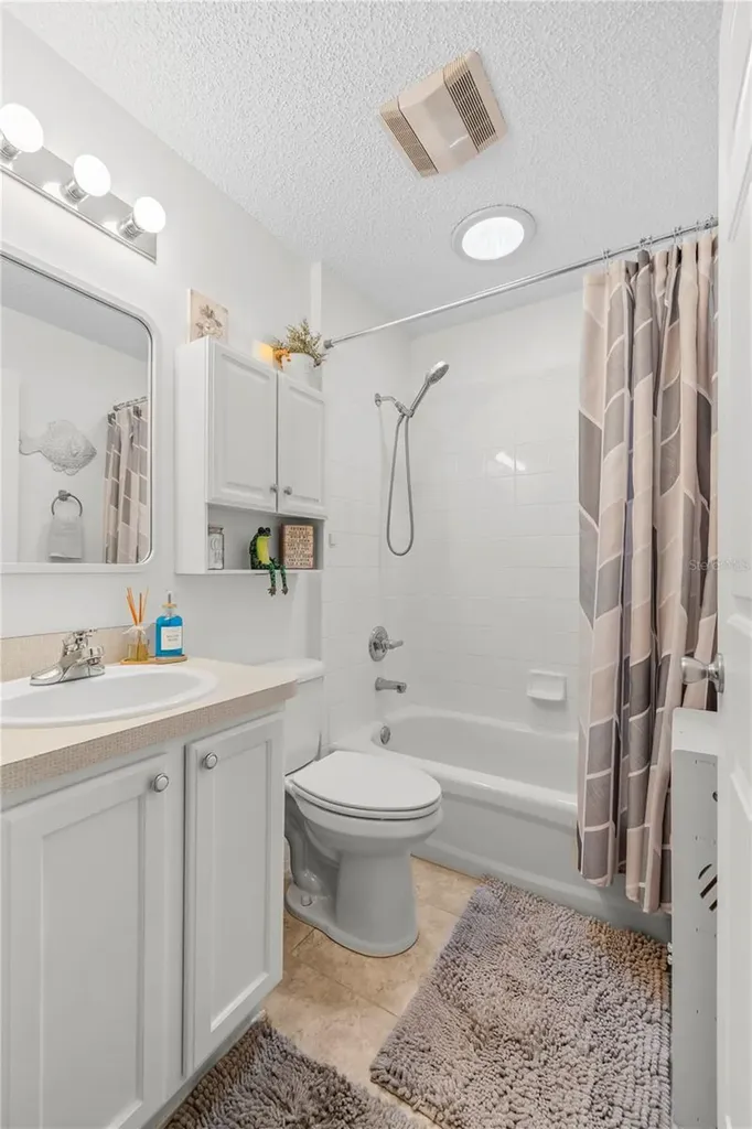 121 Costa Mesa Drive Lady Lake FL 32159