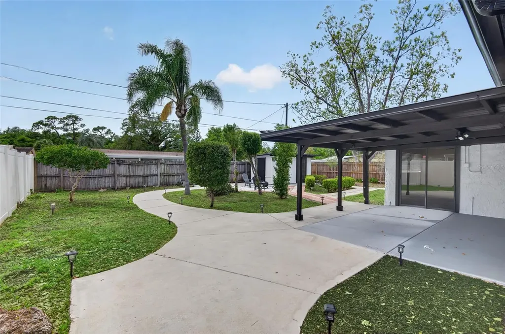 6020 Cresthill Drive Tampa FL 33615