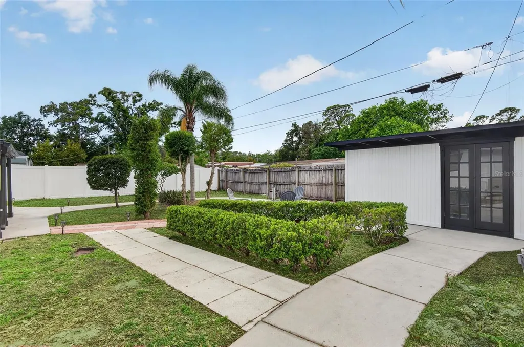6020 Cresthill Drive Tampa FL 33615