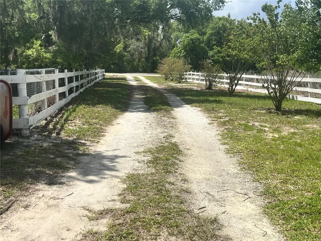 8225 Wakeford Road Lake Wales FL 33898