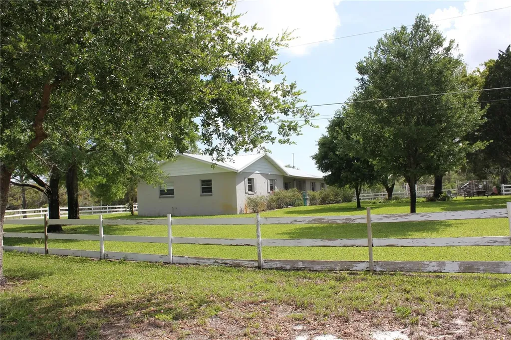 8225 Wakeford Road Lake Wales FL 33898