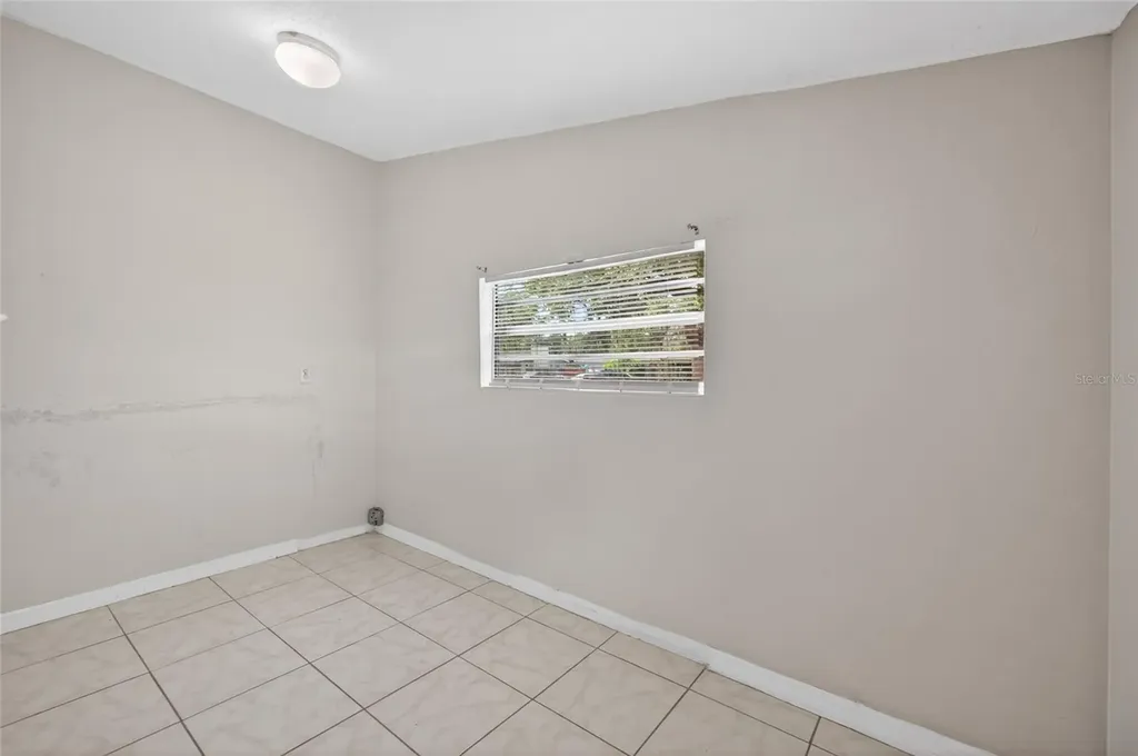 924 Lakewood Avenue Tampa FL 33613