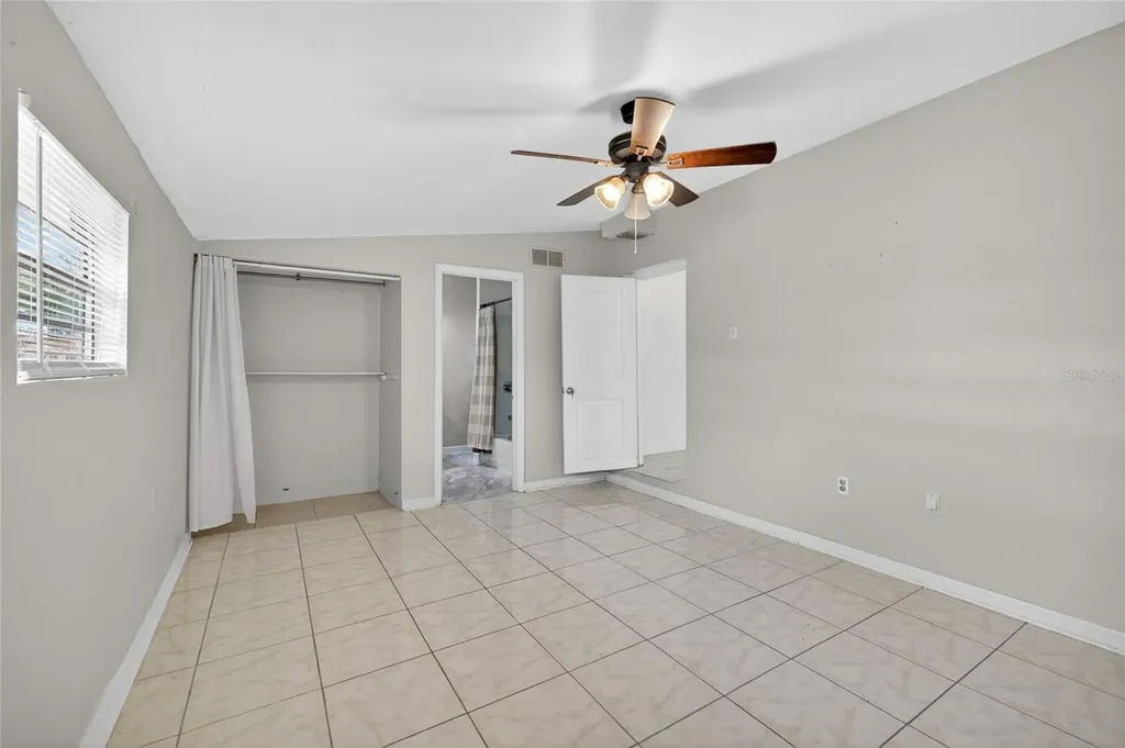 924 Lakewood Avenue Tampa FL 33613
