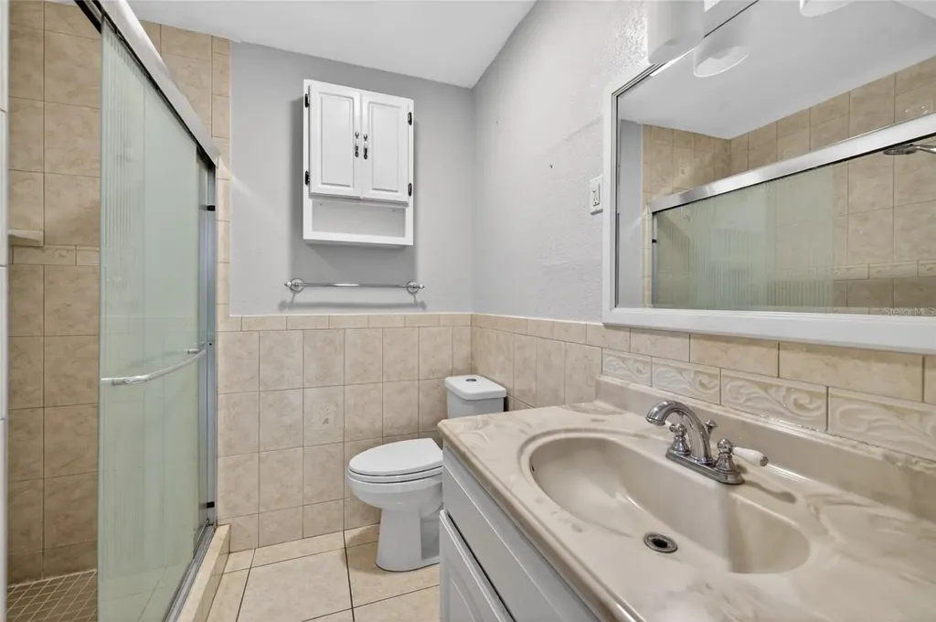 924 Lakewood Avenue Tampa FL 33613
