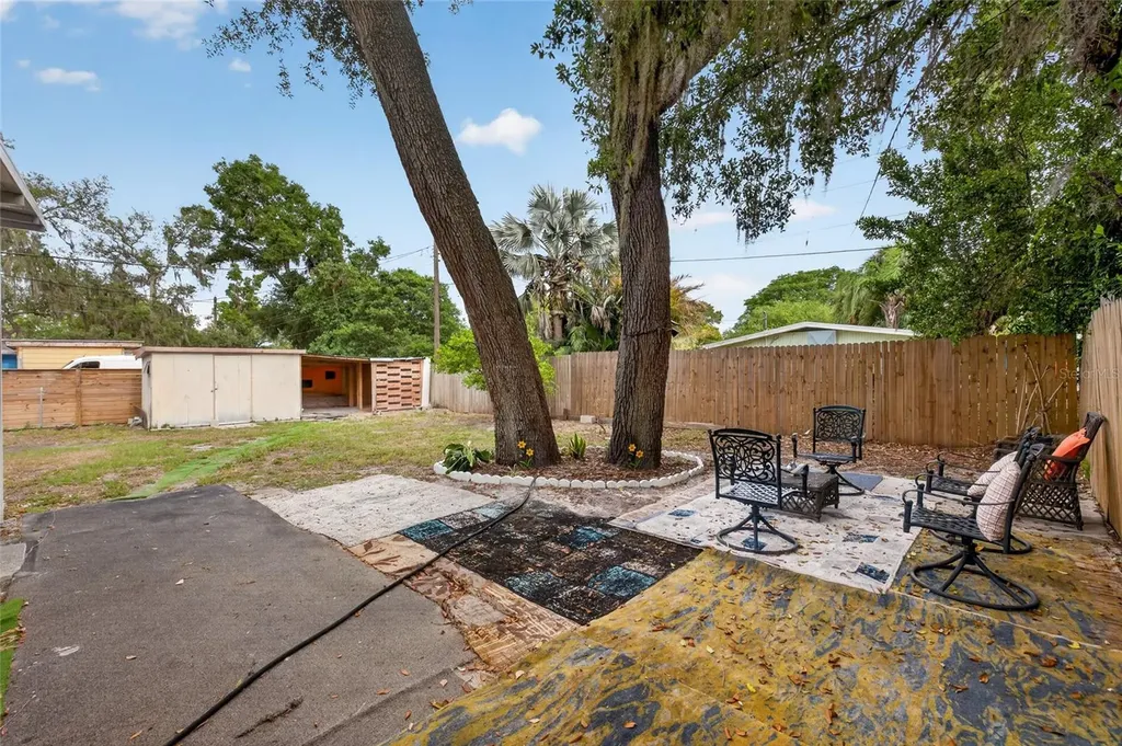924 Lakewood Avenue Tampa FL 33613