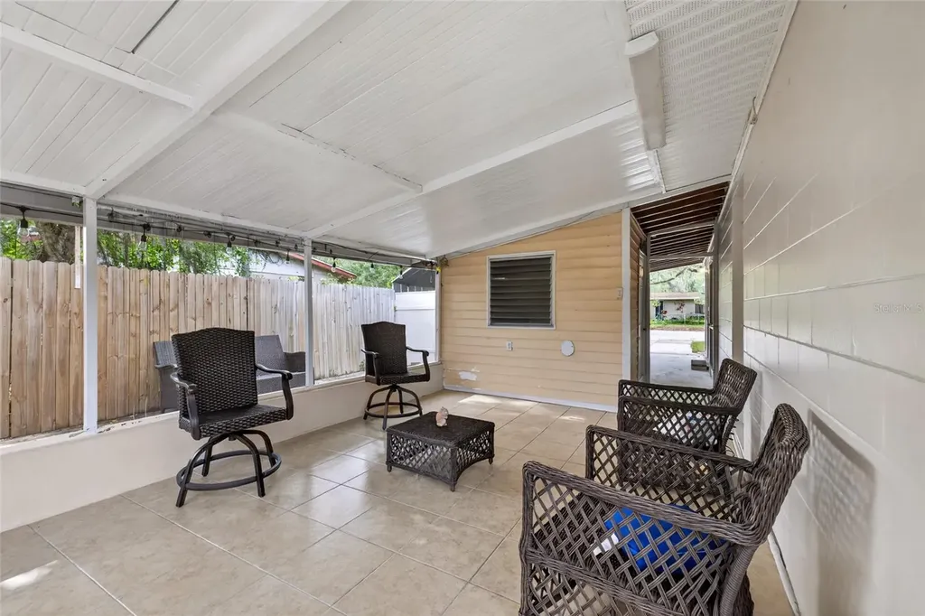 924 Lakewood Avenue Tampa FL 33613