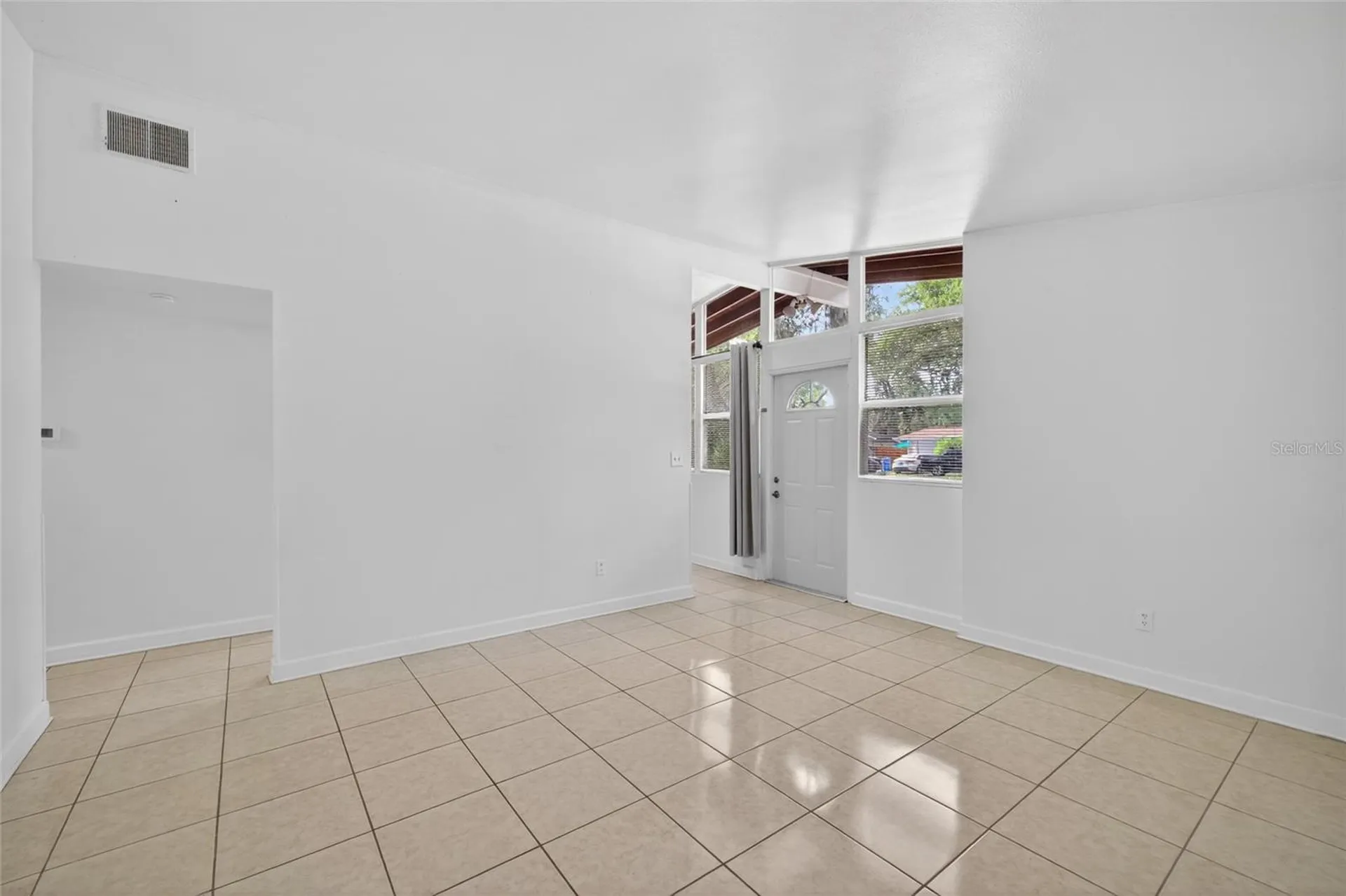 924 Lakewood Avenue Tampa FL 33613