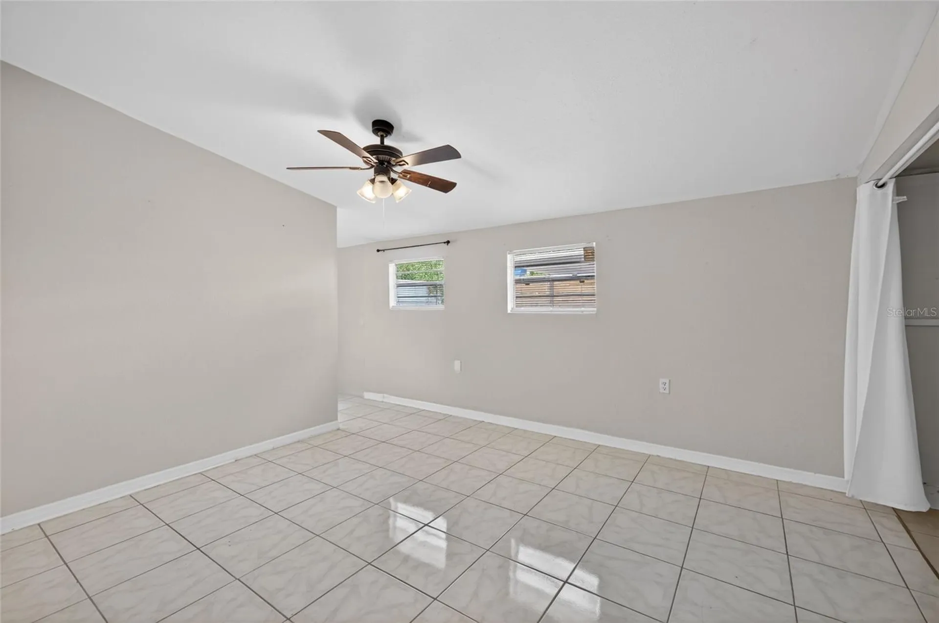 924 Lakewood Avenue Tampa FL 33613