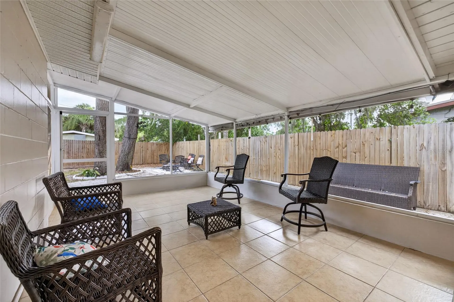 924 Lakewood Avenue Tampa FL 33613