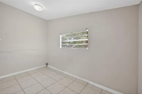 924 Lakewood Avenue Tampa FL 33613