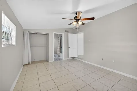 924 Lakewood Avenue Tampa FL 33613