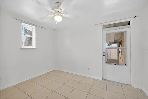 924 Lakewood Avenue Tampa FL 33613