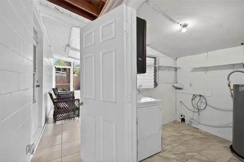 924 Lakewood Avenue Tampa FL 33613