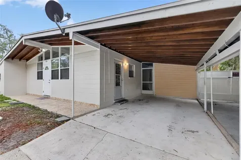 924 Lakewood Avenue Tampa FL 33613