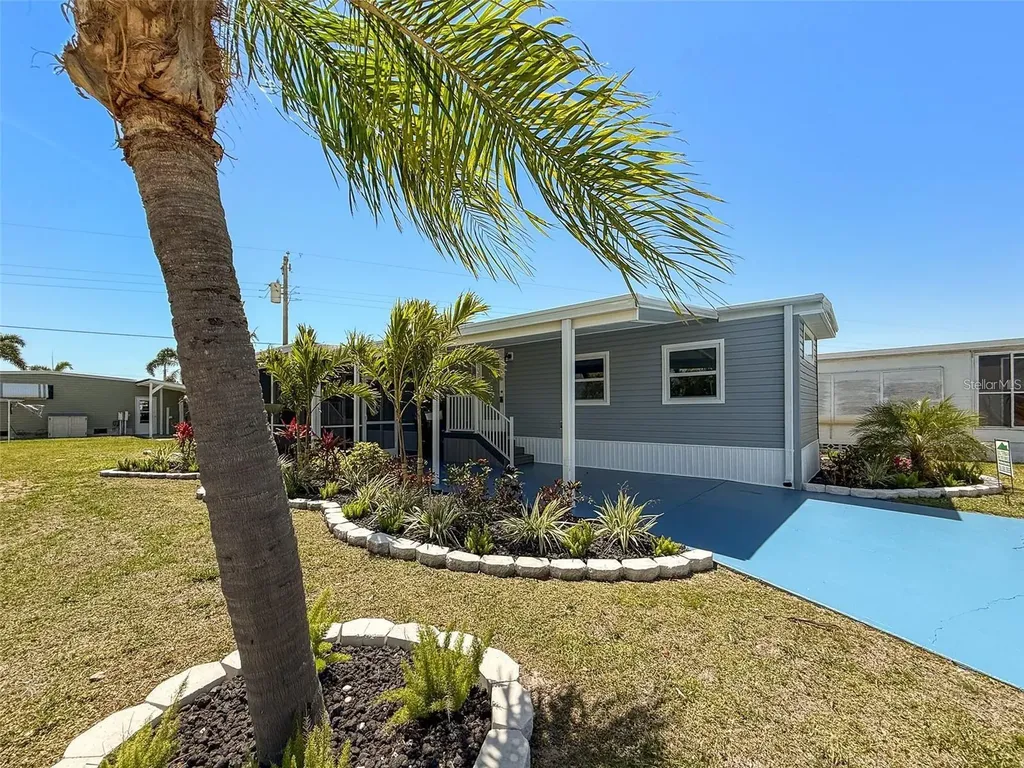 5141 Oakland Hills Avenue Sarasota FL 34234