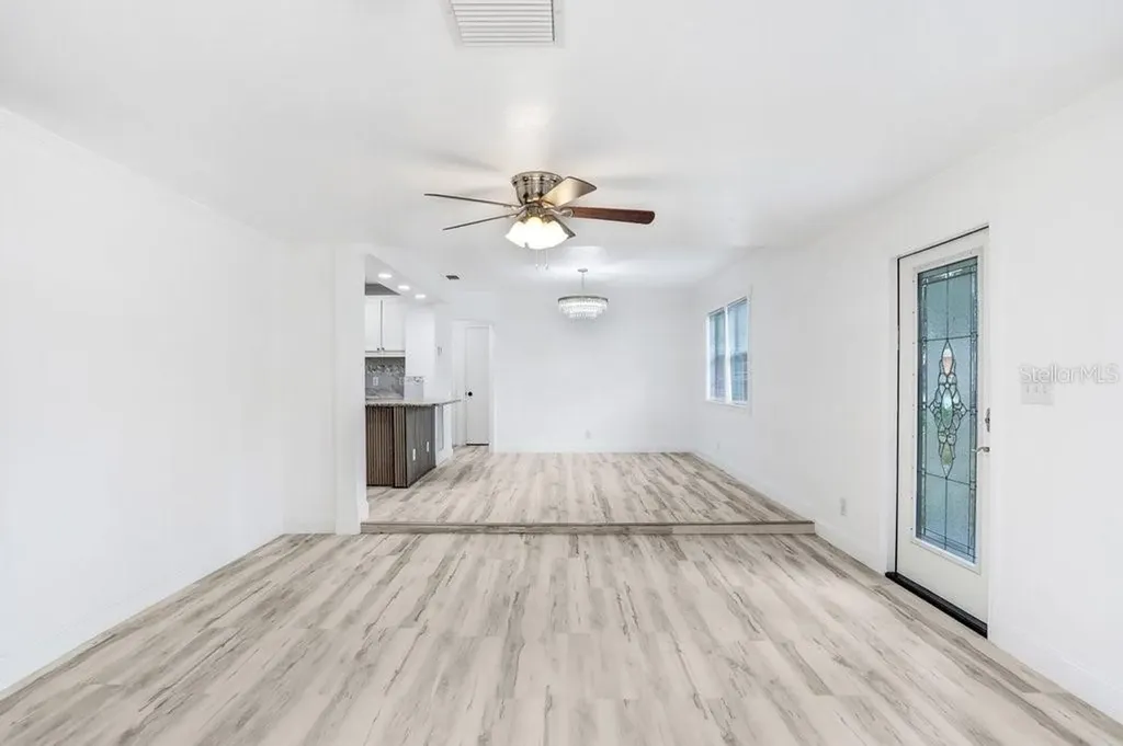 906 Woodlawn Avenue Plant City FL 33563
