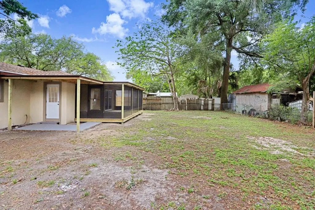 906 Woodlawn Avenue Plant City FL 33563