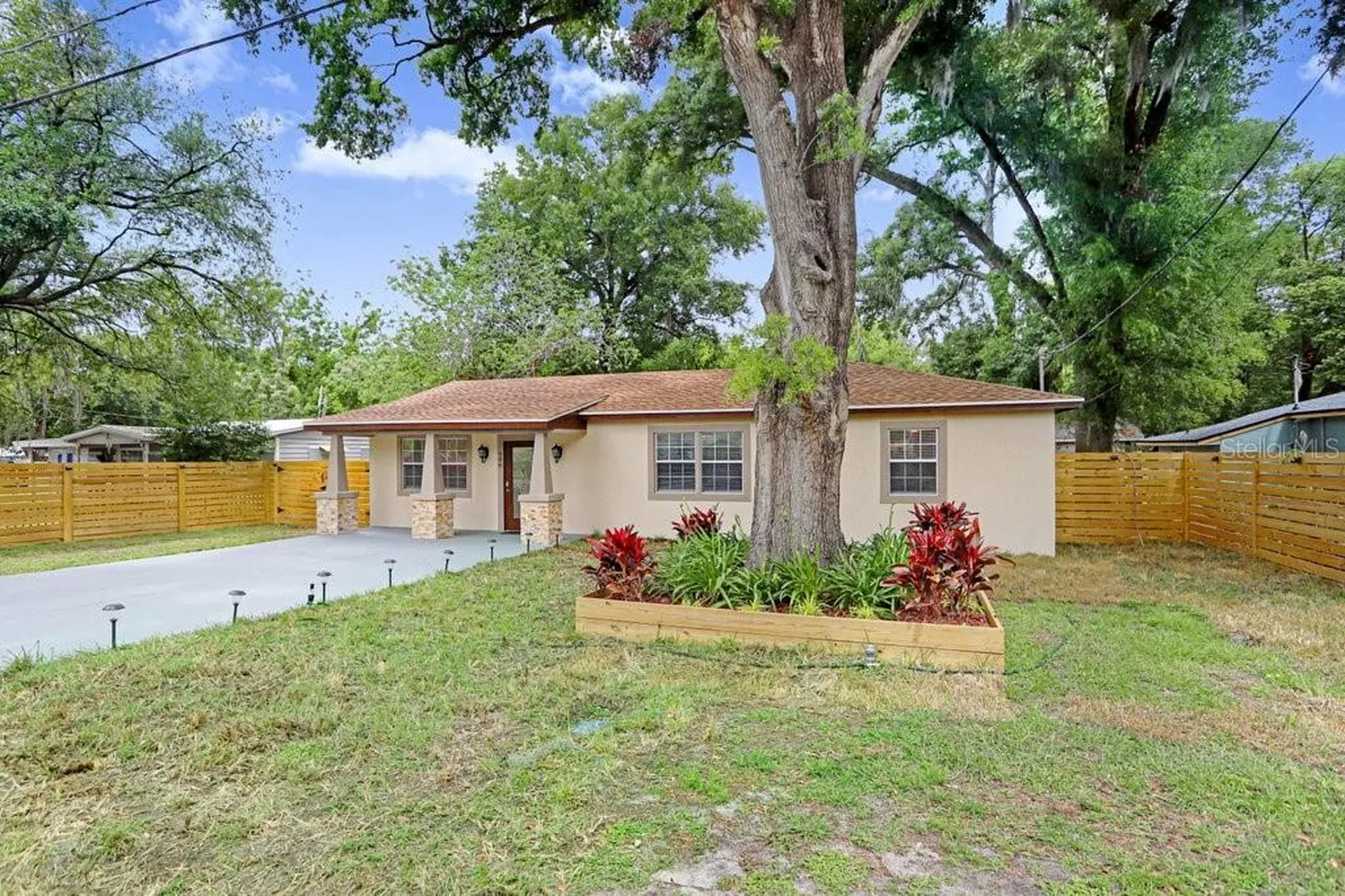 906 Woodlawn Avenue Plant City FL 33563