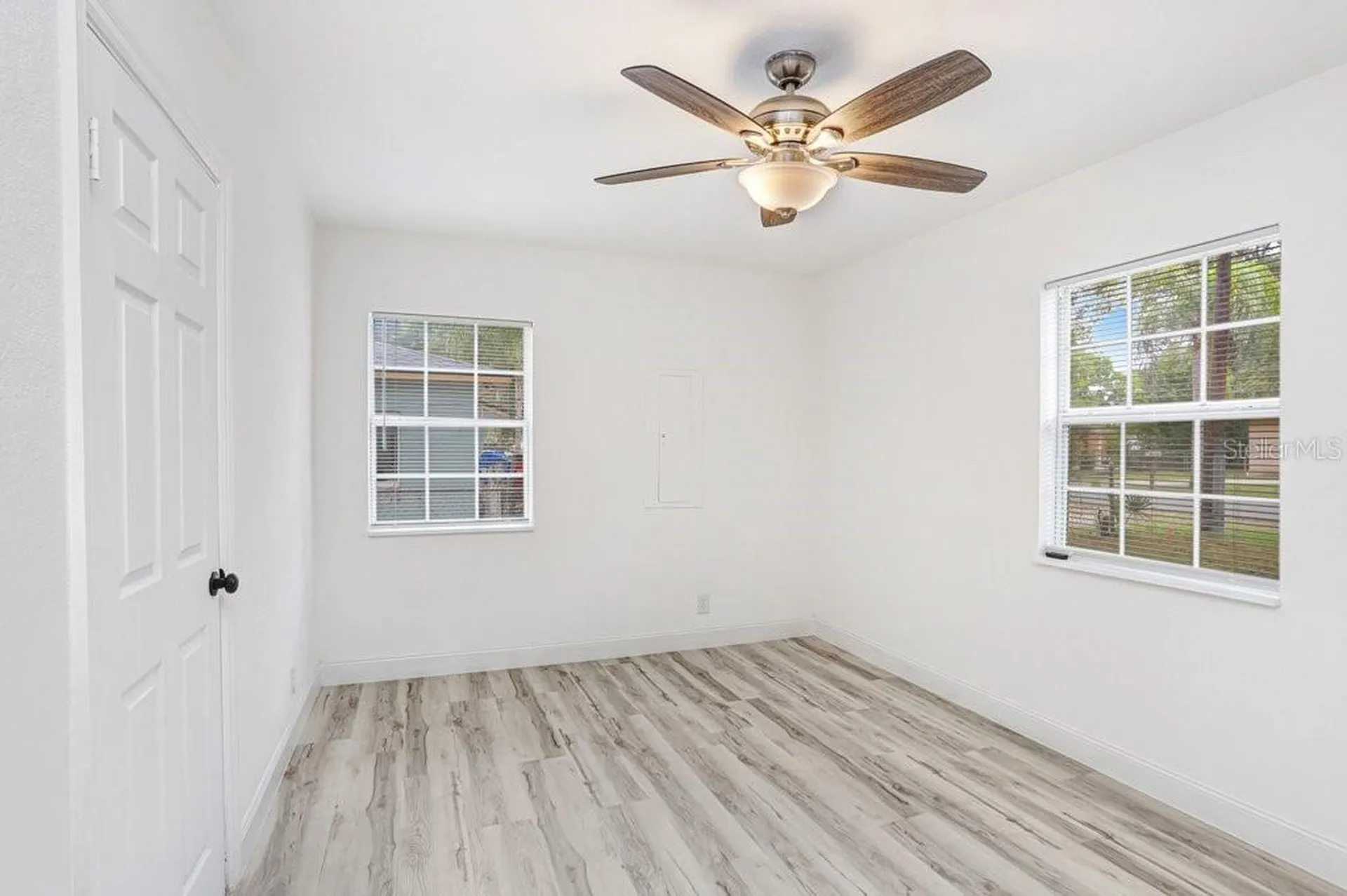 906 Woodlawn Avenue Plant City FL 33563
