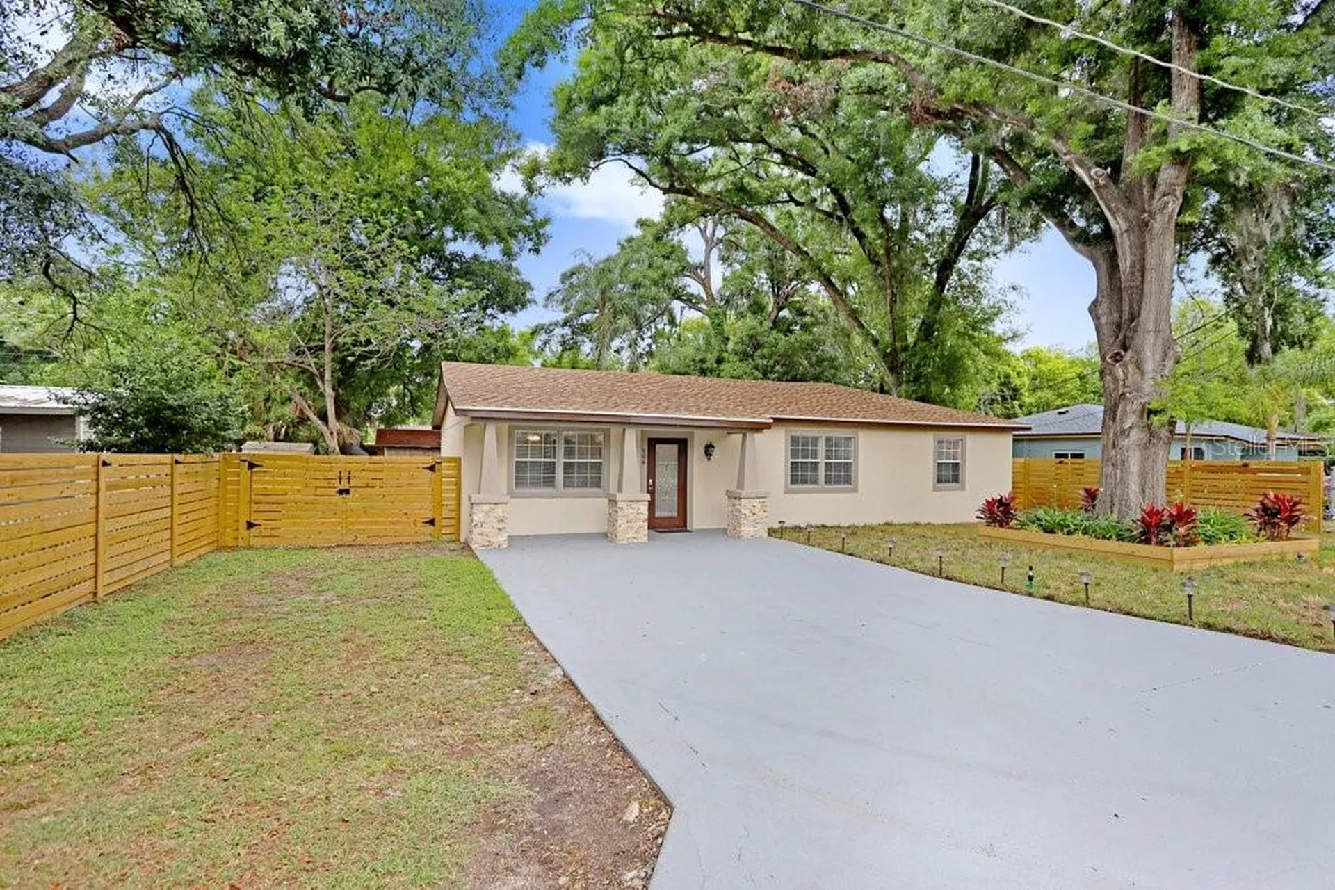 906 Woodlawn Avenue Plant City FL 33563