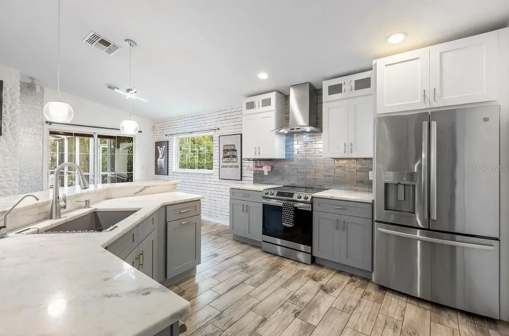 9641 Fulton Avenue Hudson FL 34667
